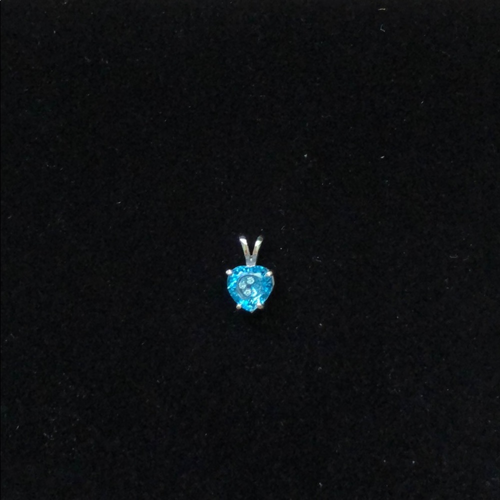 14K white gold Blue topaz pendant